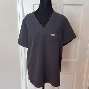 Figs Technical Collection Scrub Top w Pocket V Neck Gray Size Medium